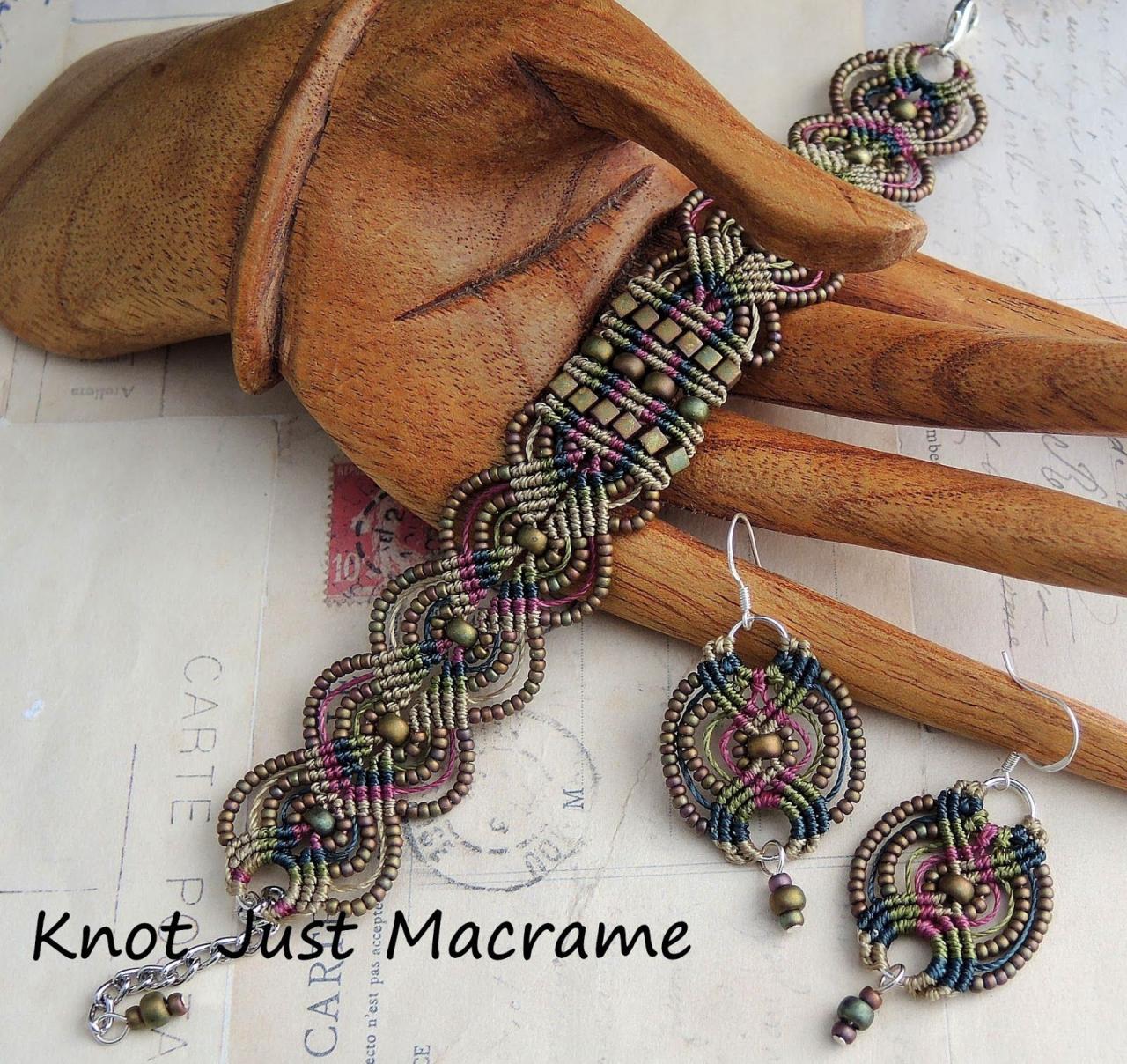 Micro macrame